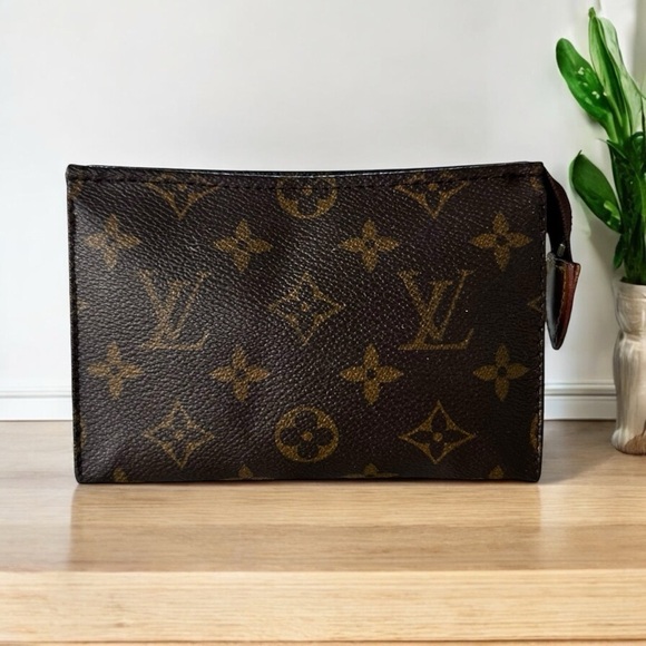 Authentic Louis Vuitton Monogram Leather & Suede Mini Toiletry 15 Bucket Pouch - Picture 1 of 13